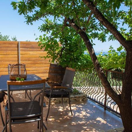 Plum Holiday Home Kaštel Stari Exterior foto