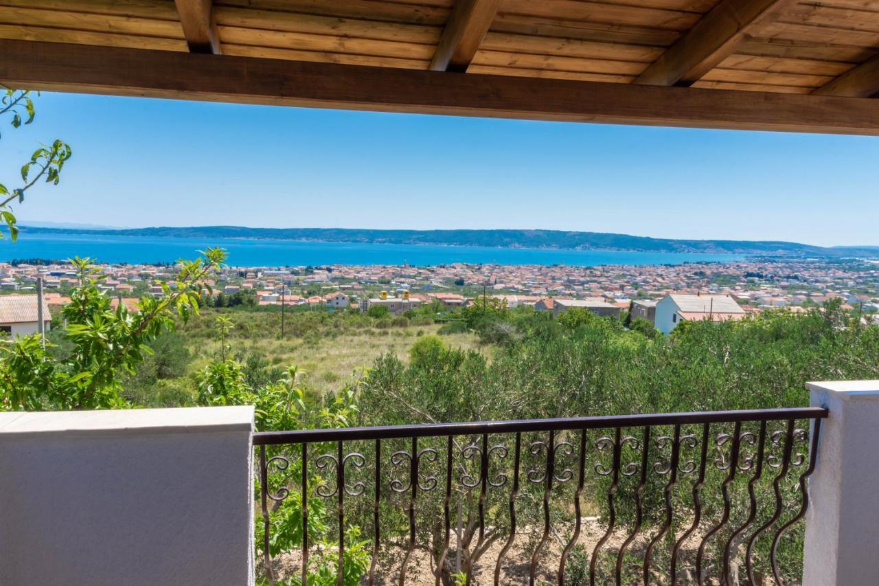 Plum Holiday Home Kaštel Stari Exterior foto